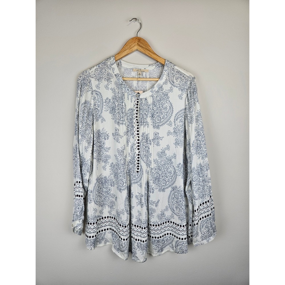La Serein Womens 1X Paisley Floral Pintuck Blouse White Blue DX16789RY1 Rayon